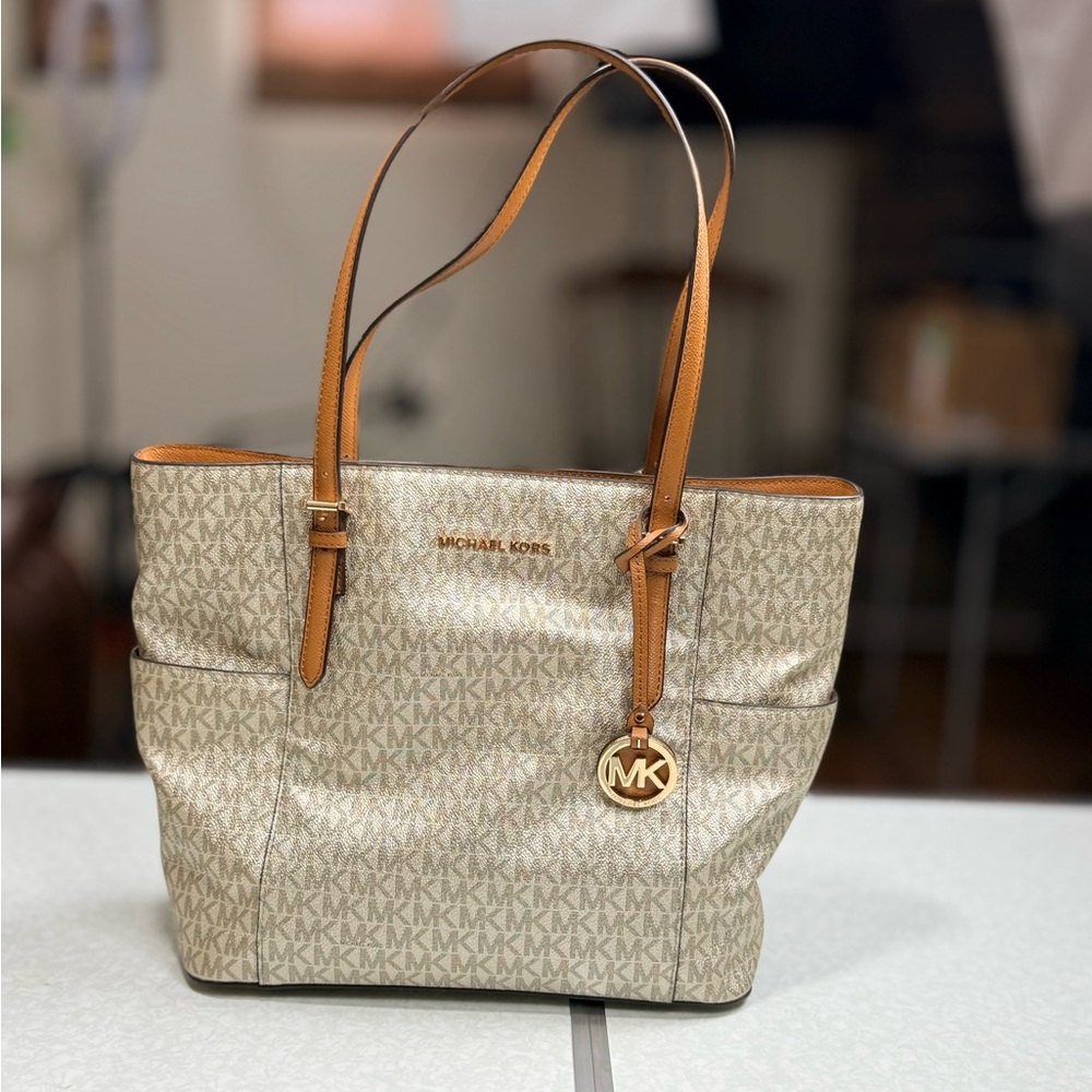 Michael Kors Michael Kors Metallic Signature Jet Set Tote Bag